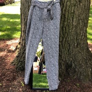 WHBM - New w/Tags/Black & White dress pants size4